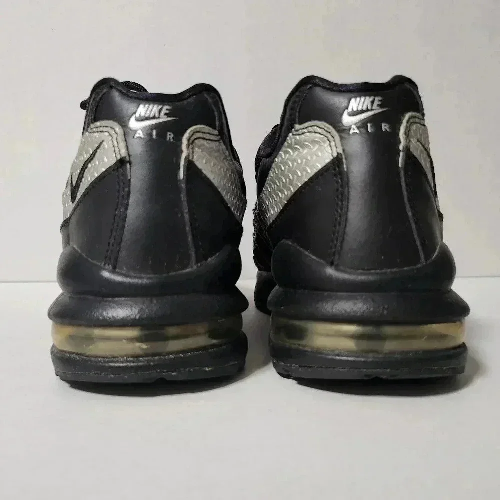 Nike Air‎ Max Youth black and silver size 6.5